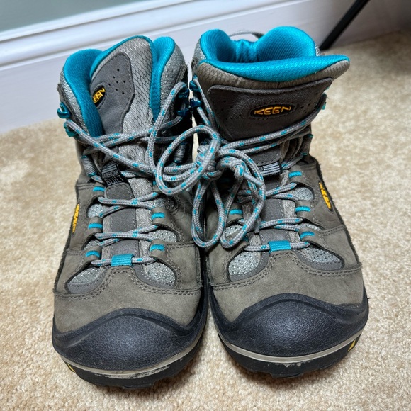 Keen Hiking Boots - Picture 7 of 8